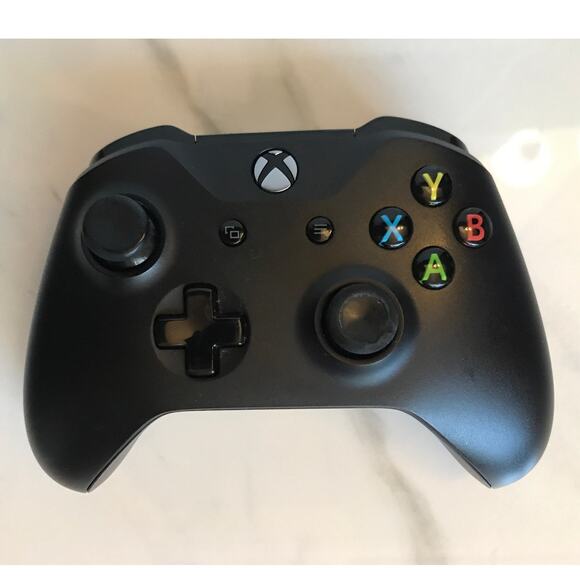 XBOX Wireless Remote For XBOX One Model 1708 Black - Picture 1 of 8